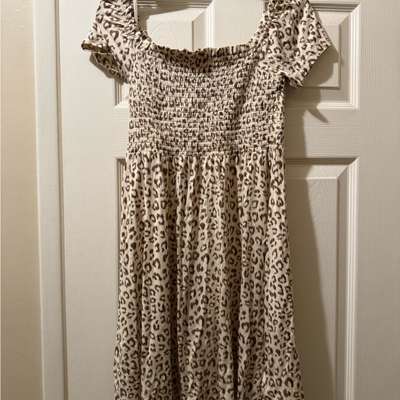 GAP Dresses & Skirts - GAP Cream Leopard Print Midi Dress